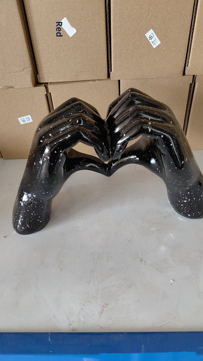 Love Heart Decoration Heart Shaped Love Finger Statue Resin Crafts - Antique Decore